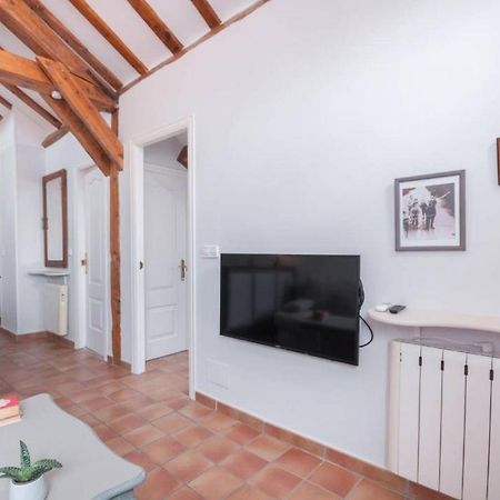 Cozy One-Bedroom Penthhouse La Latina Madrid Eksteriør bilde