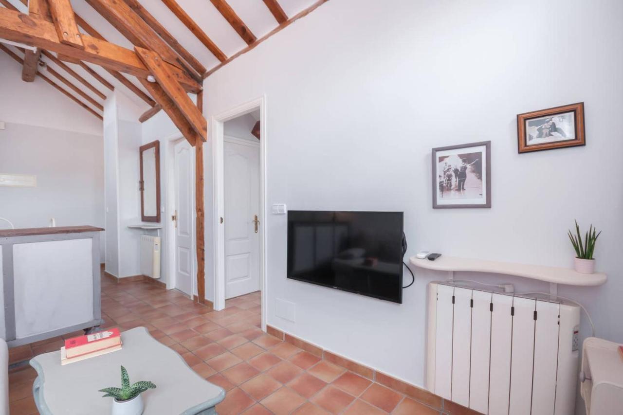Cozy One-Bedroom Penthhouse La Latina Madrid Eksteriør bilde