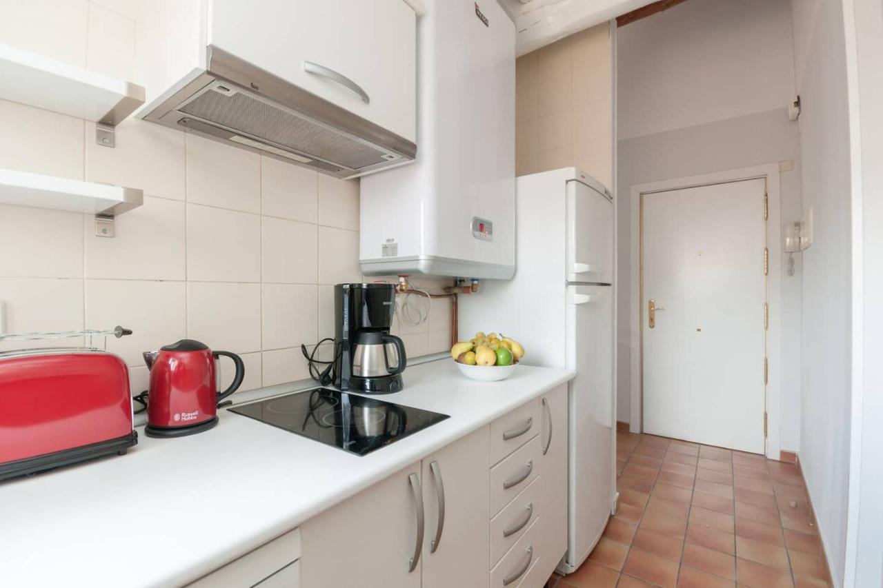 Cozy One-Bedroom Penthhouse La Latina Madrid Eksteriør bilde